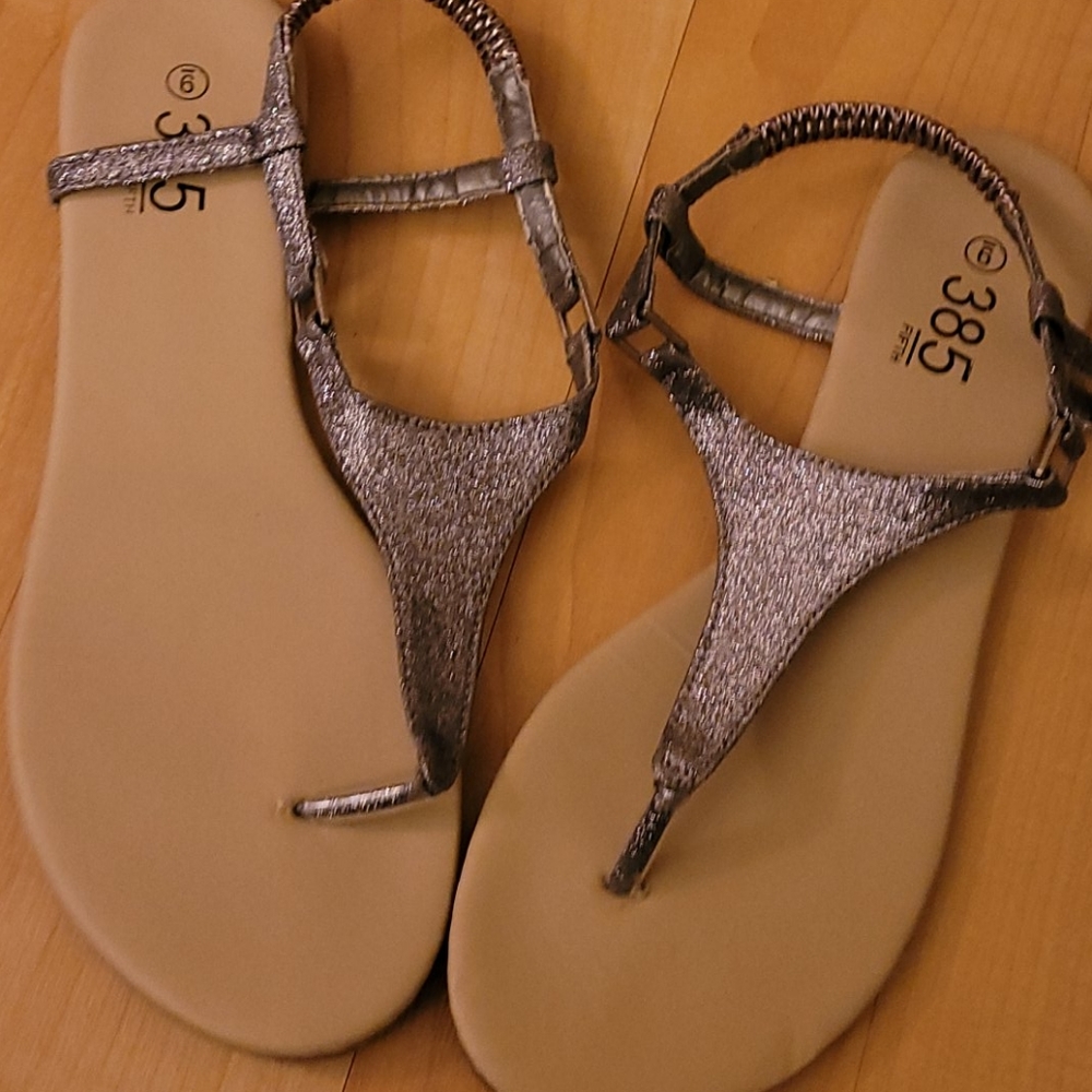 Sandals - Picture 2 of 3
